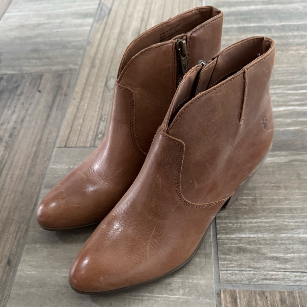FRYE Brown Leather Jennifer Ankle Booties Women’s size 6.5